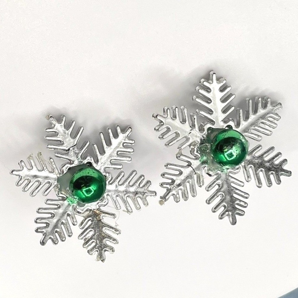Vintage Silver Tone Holiday Snowflake Stud Earrings Green Ball Christmas Winter
